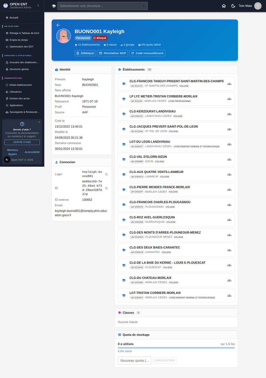 Fiche d'un compte bloqué — puce « Bloqué » et action « Débloquer »