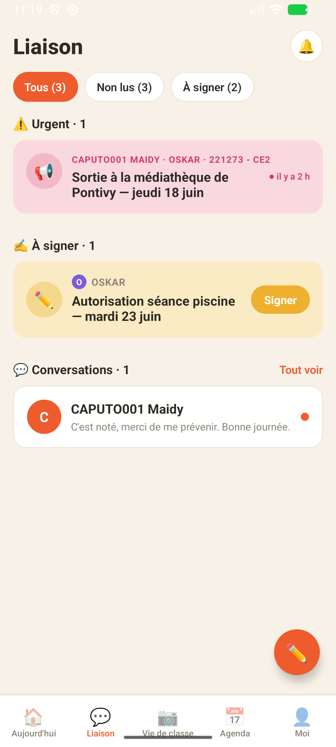 Carnet de liaison : urgent, à signer, conversations